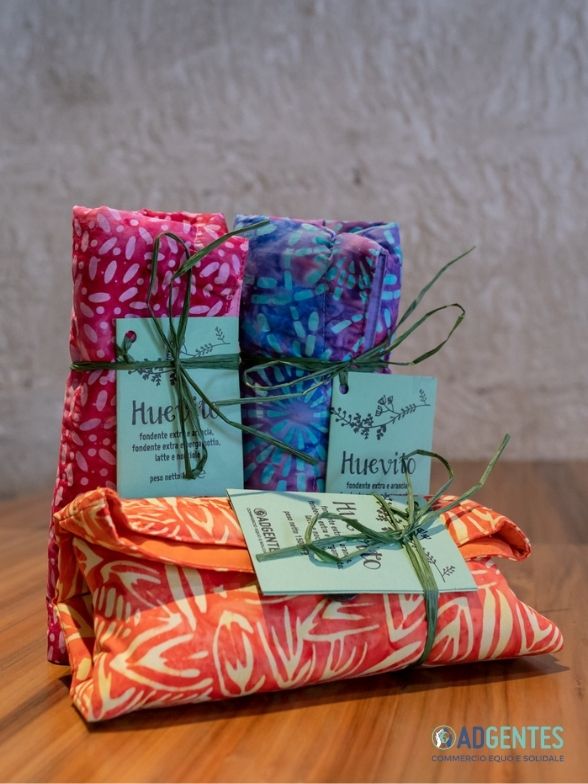 HUEVITO CLUTCH BAG